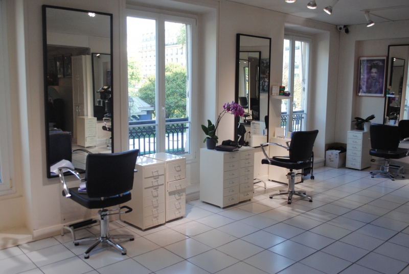 coiffure-VALBONNE-min_floor-home-office-property-living-room-room-781228-pxhere.com